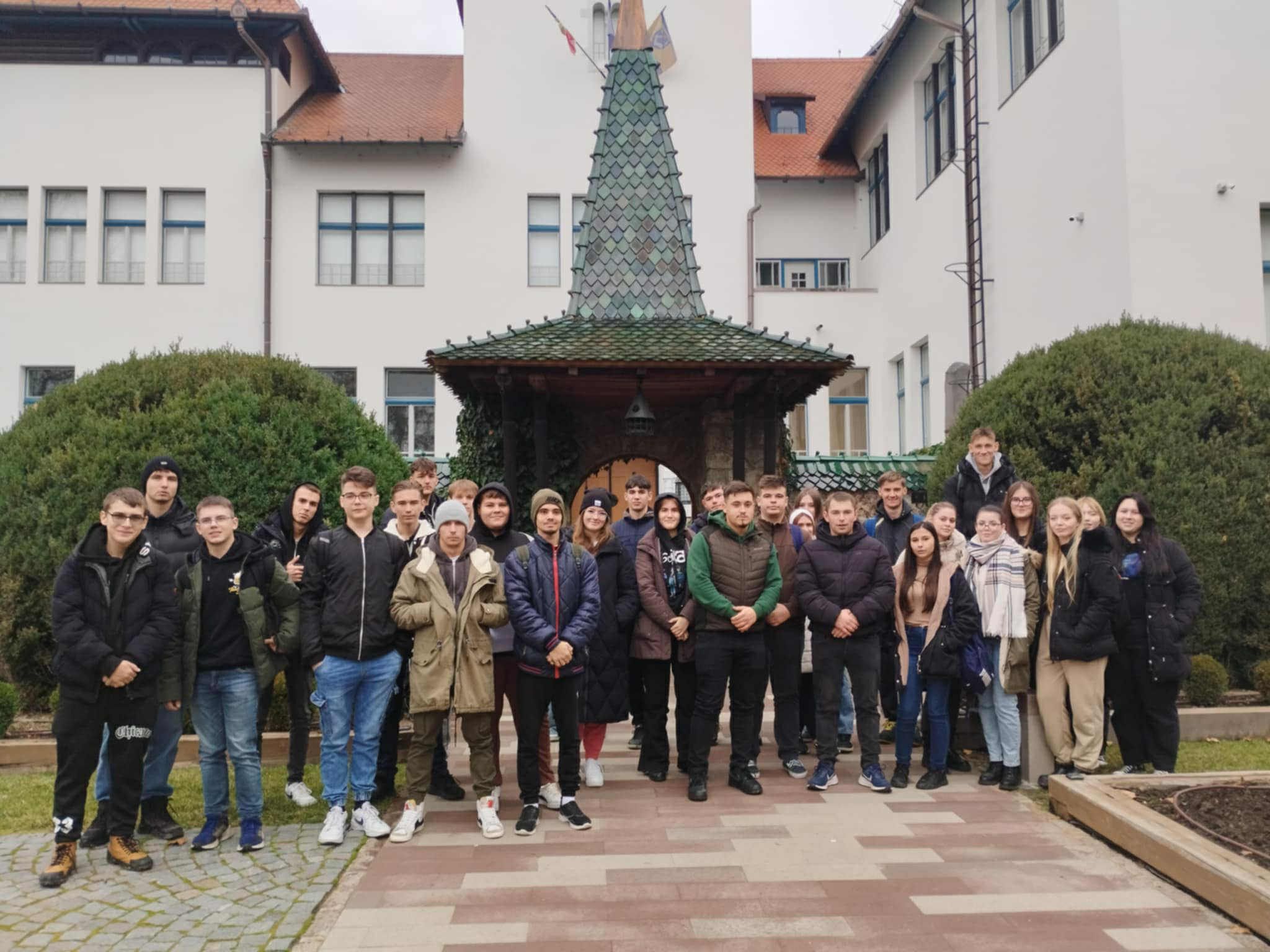 HATÁRONTÚLI TAPASZTALATOK AZ ERASMUS+ PROGRAMBAN