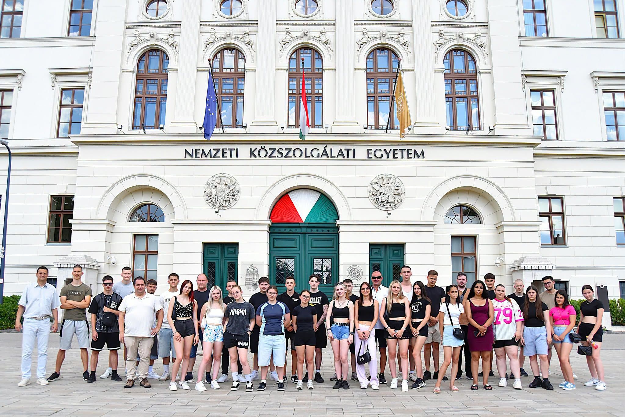 SZAKTÁBOR A "KÖZÉRT" 👍👩‍✈️🧑‍✈️